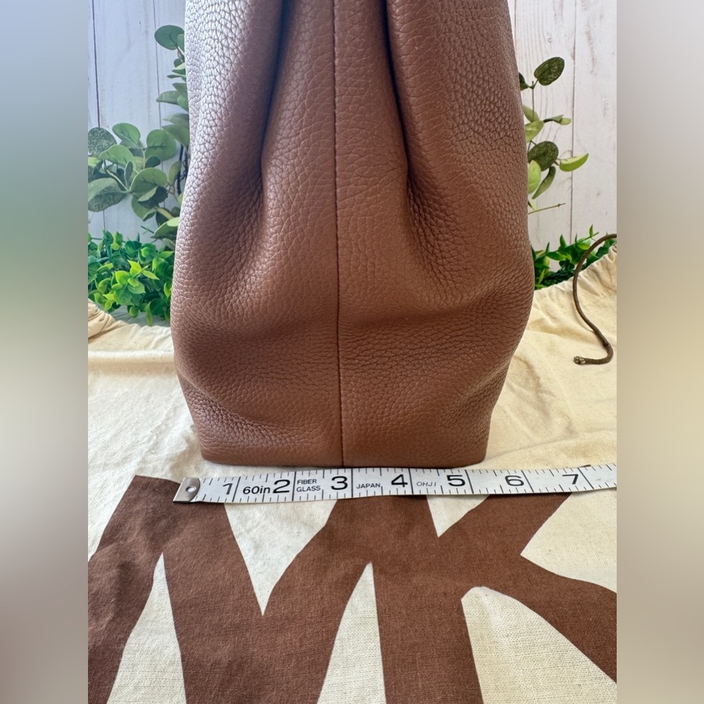 Michael Kors Sienna Handbag Luggage Color NWOT - Picture 10 of 14